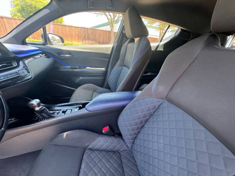 2020 Toyota C-HR XLE