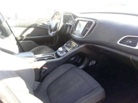 2016 Chrysler 200 Limited