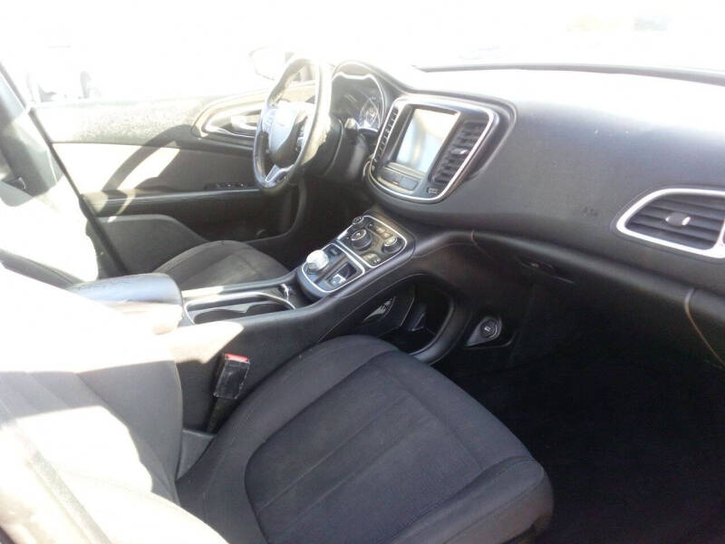 2016 Chrysler 200 Limited