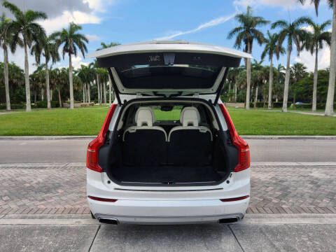 2021 Volvo XC90 T5 Momentum