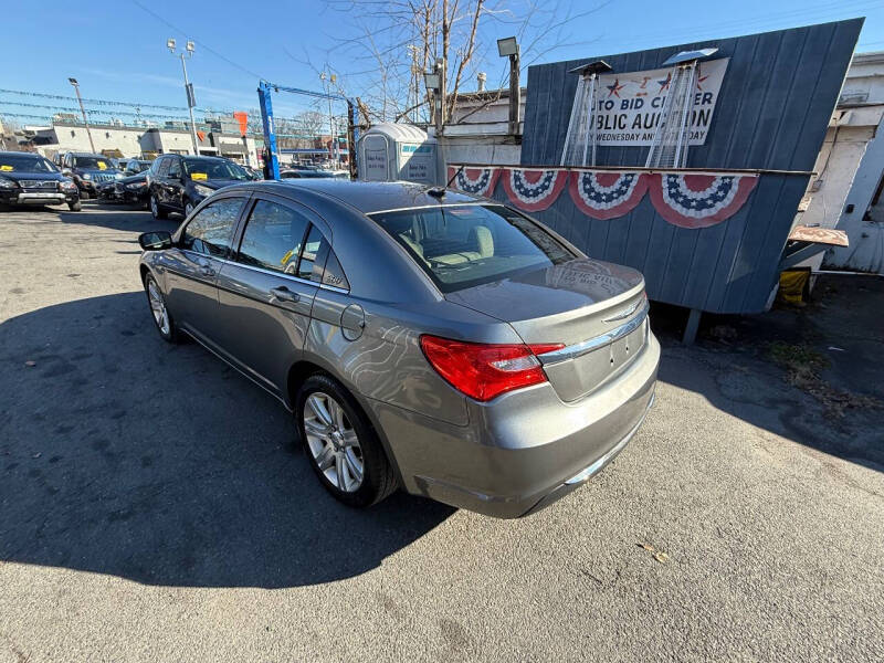 2011 Chrysler 200 Touring