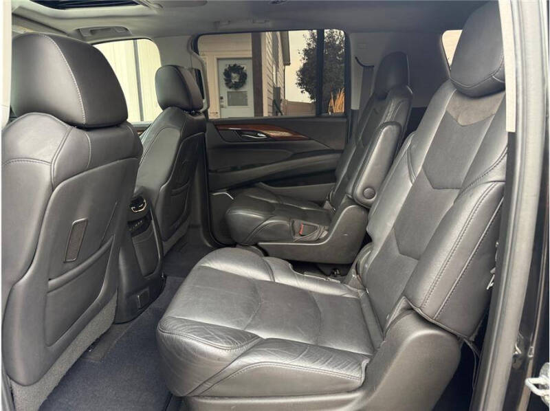 2018 Cadillac Escalade ESV Premium Luxury