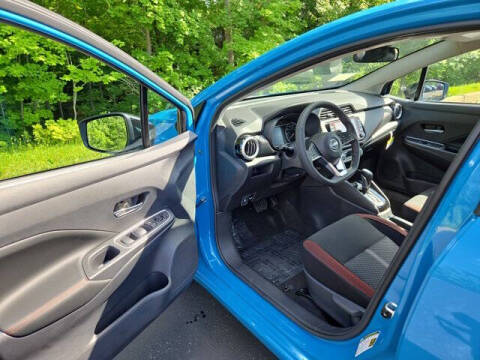 2025 Nissan Versa SR