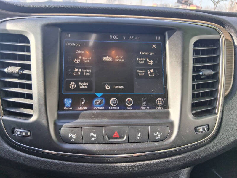2015 Chrysler 200 C