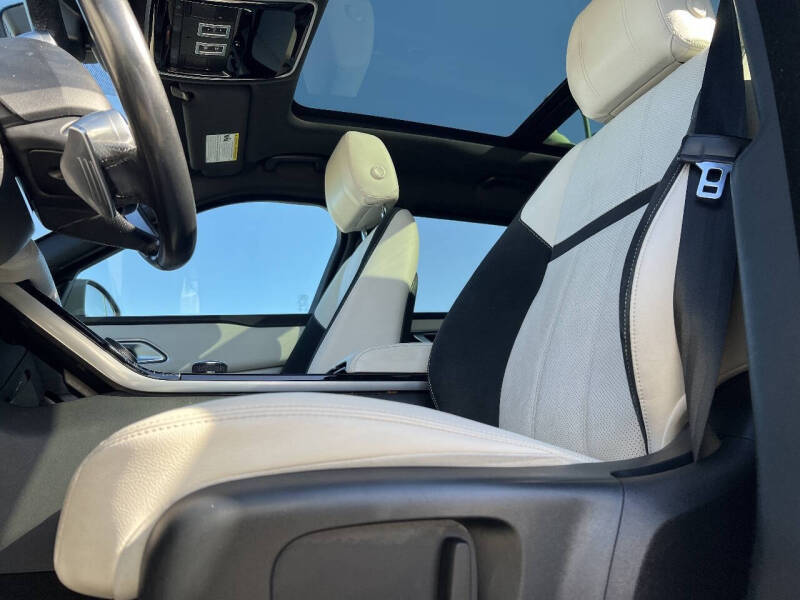 2019 Land Rover Range Rover Velar P250 R-Dynamic SE