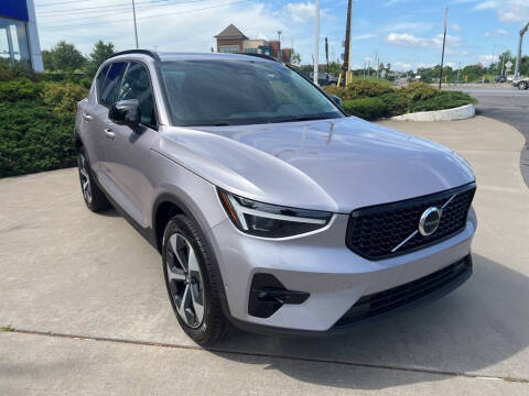 2026 Volvo XC40 B5 Plus