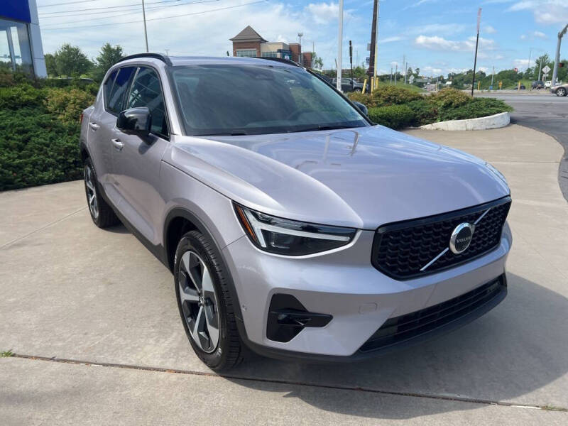 2026 Volvo XC40 B5 Plus