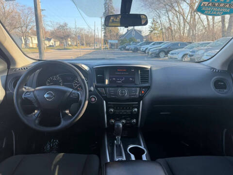 2020 Nissan Pathfinder S