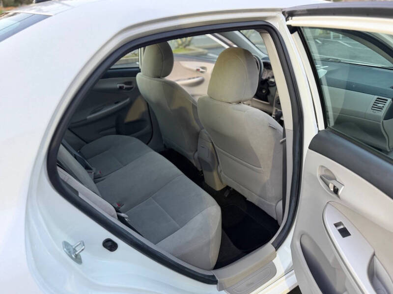 2012 Toyota Corolla LE