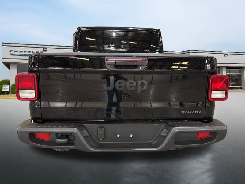 2026 Jeep Gladiator Sahara