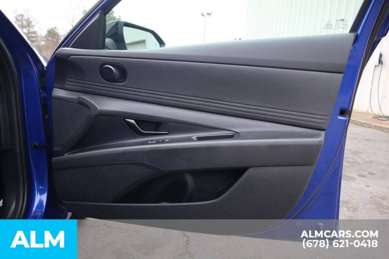 2025 Hyundai Elantra SEL Sport