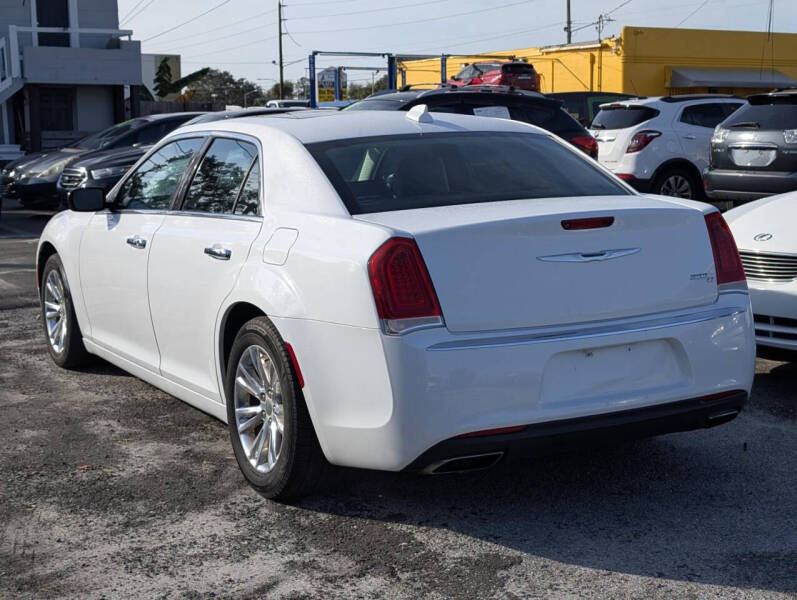2016 Chrysler 300 C
