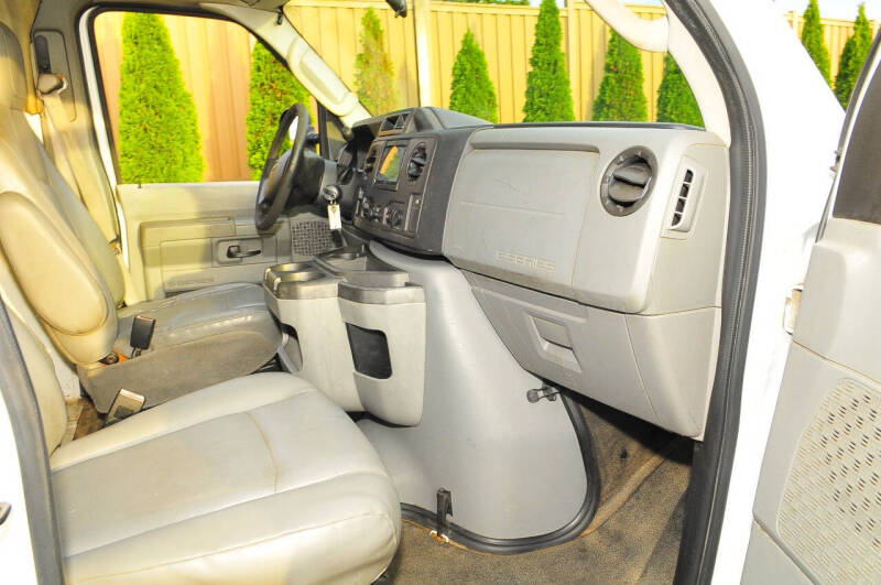 2012 Ford E-Series E-350 SD