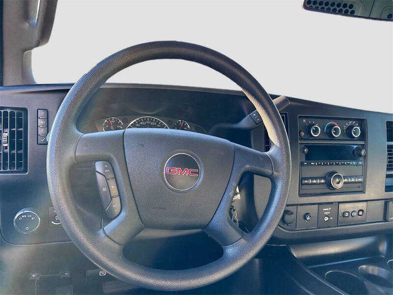 2022 GMC Savana 2500