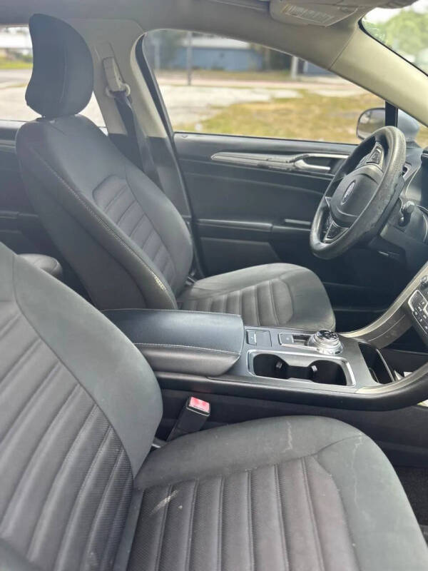 2018 Ford Fusion SE