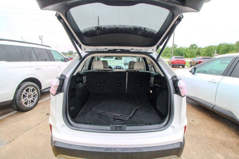 2023 Ford Edge Titanium