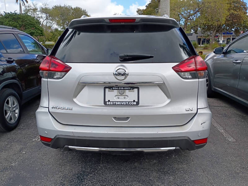 2020 Nissan Rogue SV