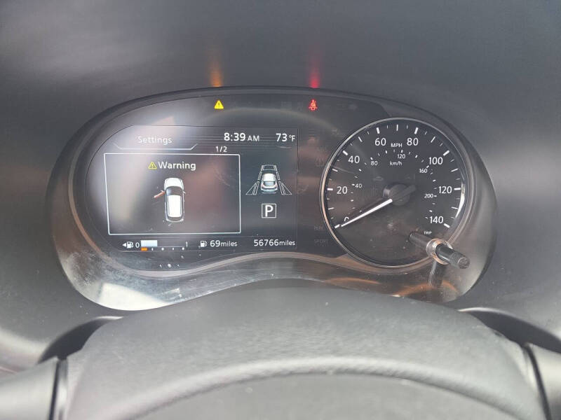 2023 Nissan Kicks SR
