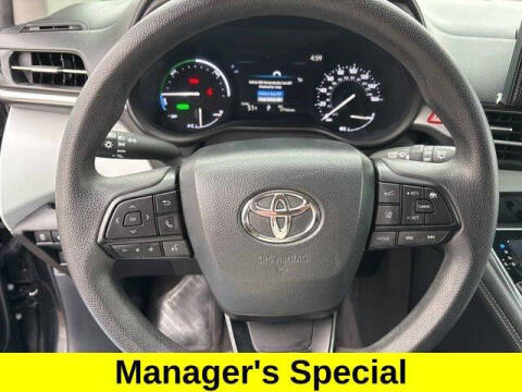 2025 Toyota Sienna LE 8-Passenger