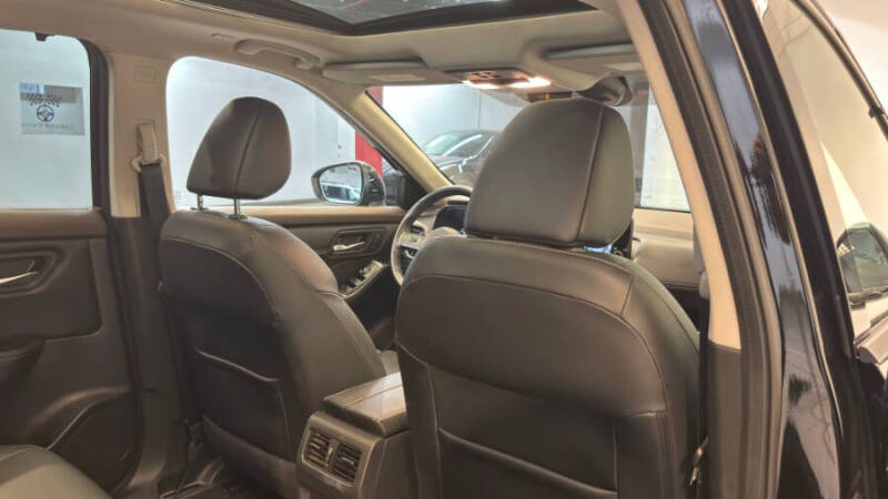 2022 Nissan Rogue SL