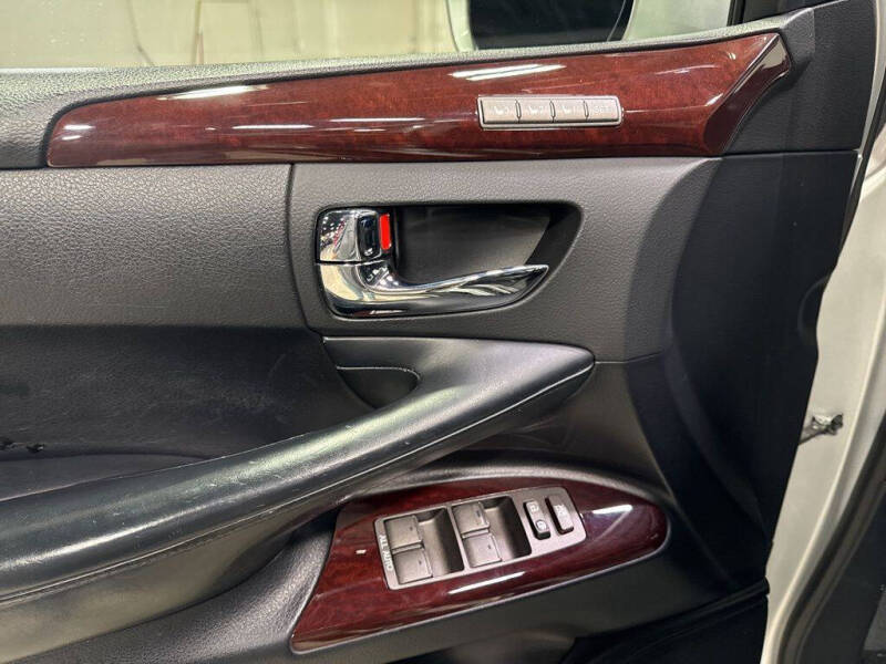 2014 Lexus LX 570