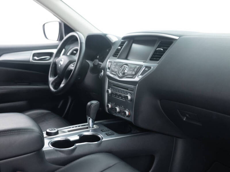 2019 Nissan Pathfinder SL
