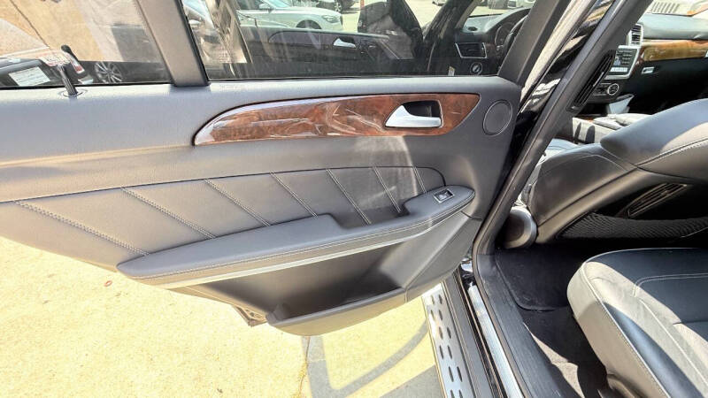 2014 Mercedes-Benz GL-Class GL 550 4MATIC