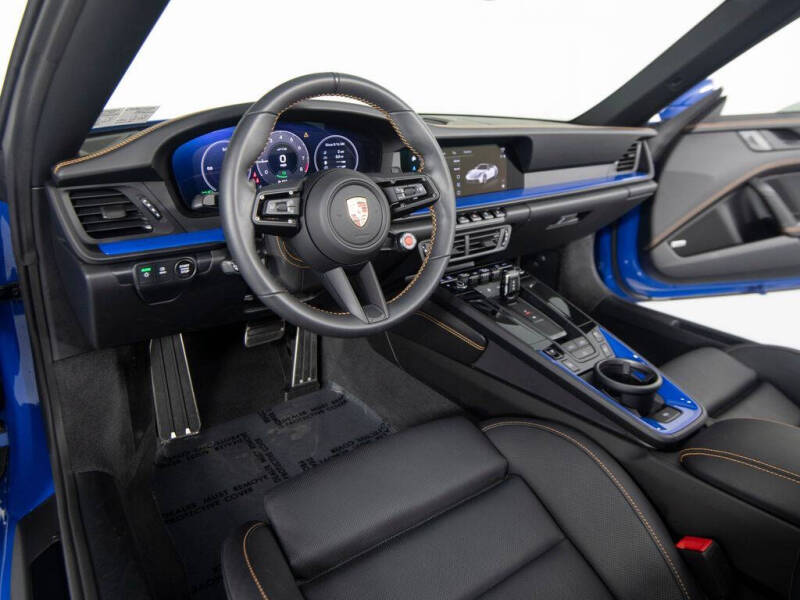 2025 Porsche 911 Carrera 4 GTS
