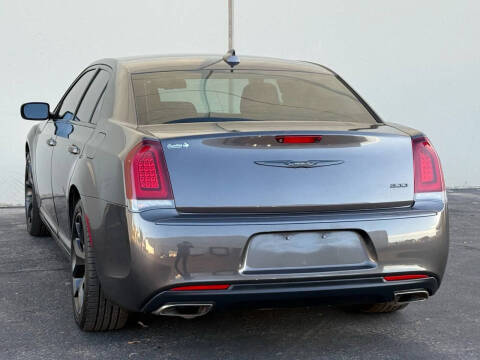 2021 Chrysler 300