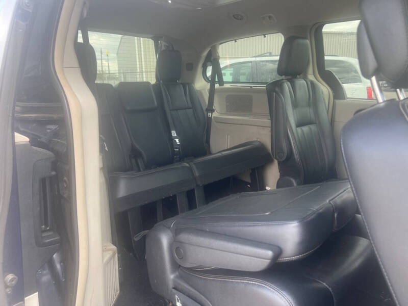 2015 Chrysler Town and Country Touring