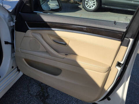 2011 BMW 5 Series 528i