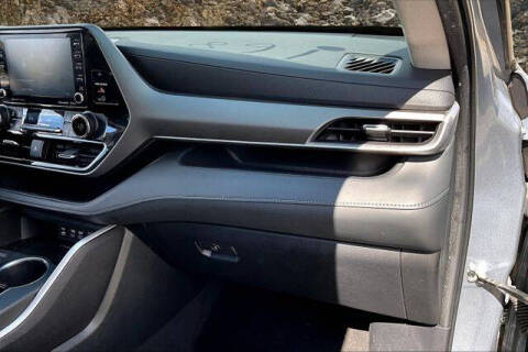 2022 Toyota Highlander Hybrid LE