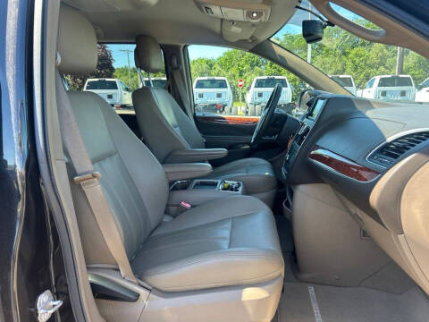 2015 Chrysler Town and Country Touring