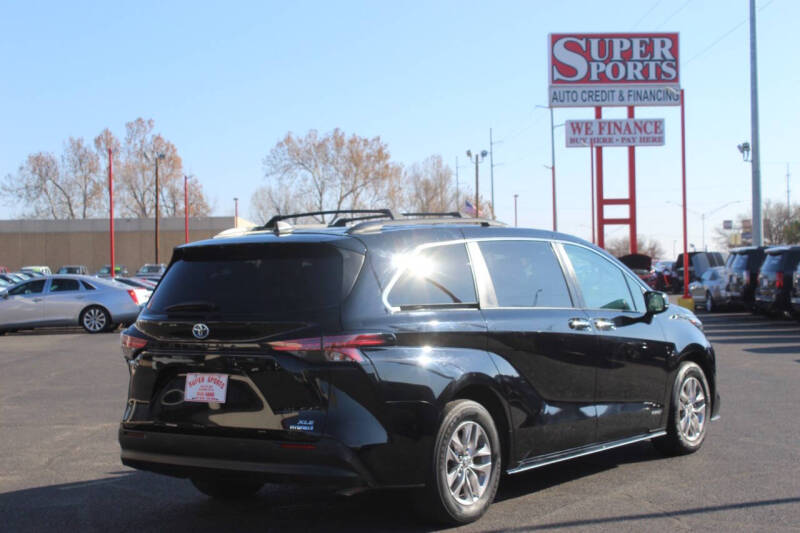2021 Toyota Sienna XLE 8-Passenger