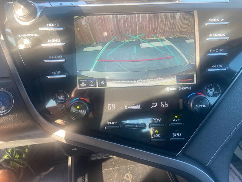 2020 Toyota Camry Hybrid SE