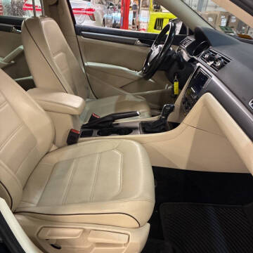 2018 Volkswagen Passat 2.0T R-Line