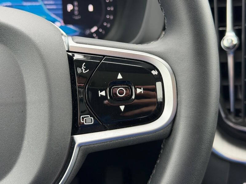 2025 Volvo XC60 B5 Plus Dark Theme