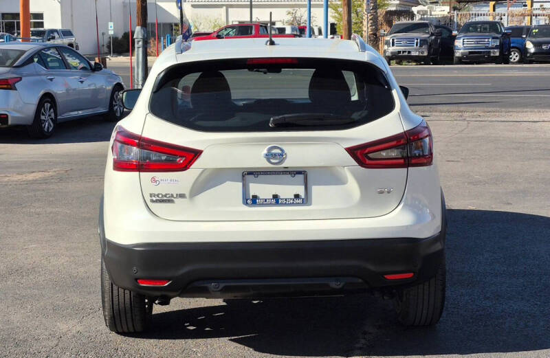 2022 Nissan Rogue Sport SV