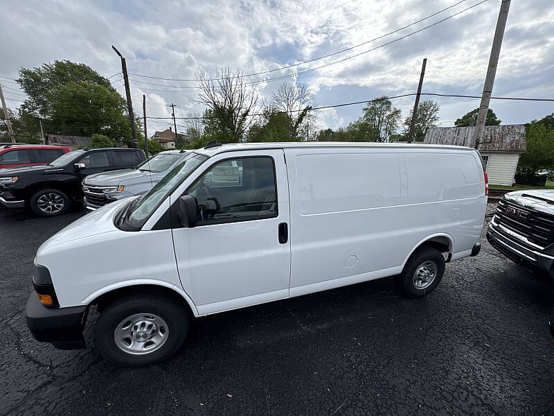 2025 Chevrolet Express 2500