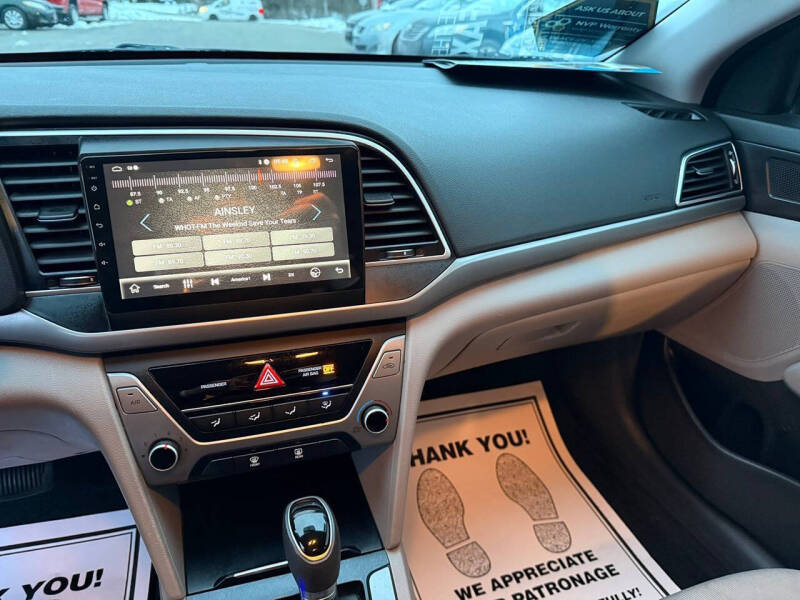 2017 Hyundai Elantra SE