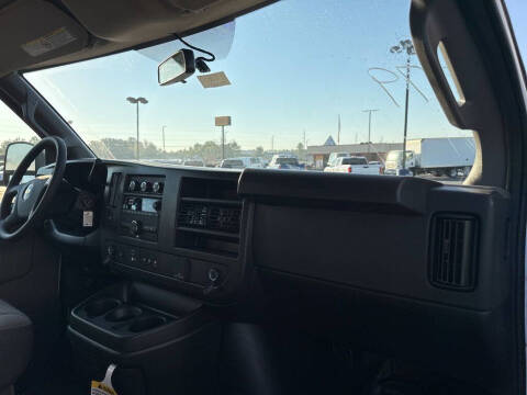 2025 Chevrolet Express 2500