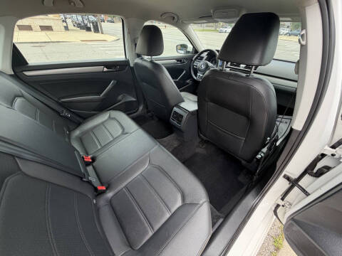 2014 Volkswagen Passat 2.5L SE PZEV