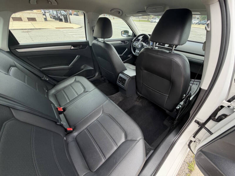 2014 Volkswagen Passat 2.5L SE PZEV