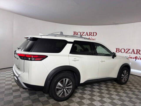 2022 Nissan Pathfinder SL