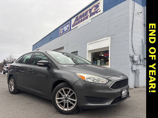 2017 Ford Focus SE's photo