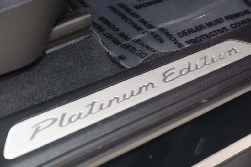 2023 Porsche Cayenne Platinum Edition