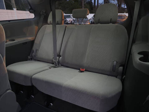 2018 Toyota Sienna LE 7-Passenger