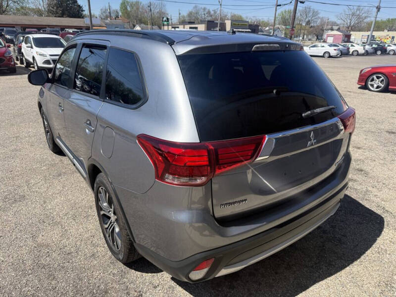 2016 Mitsubishi Outlander SE