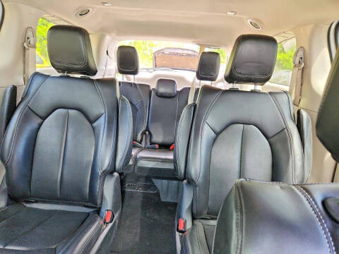 2023 Chrysler Pacifica Plug-In Hybrid Touring L