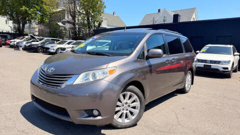 2012 Toyota Sienna XLE 7-Passenger